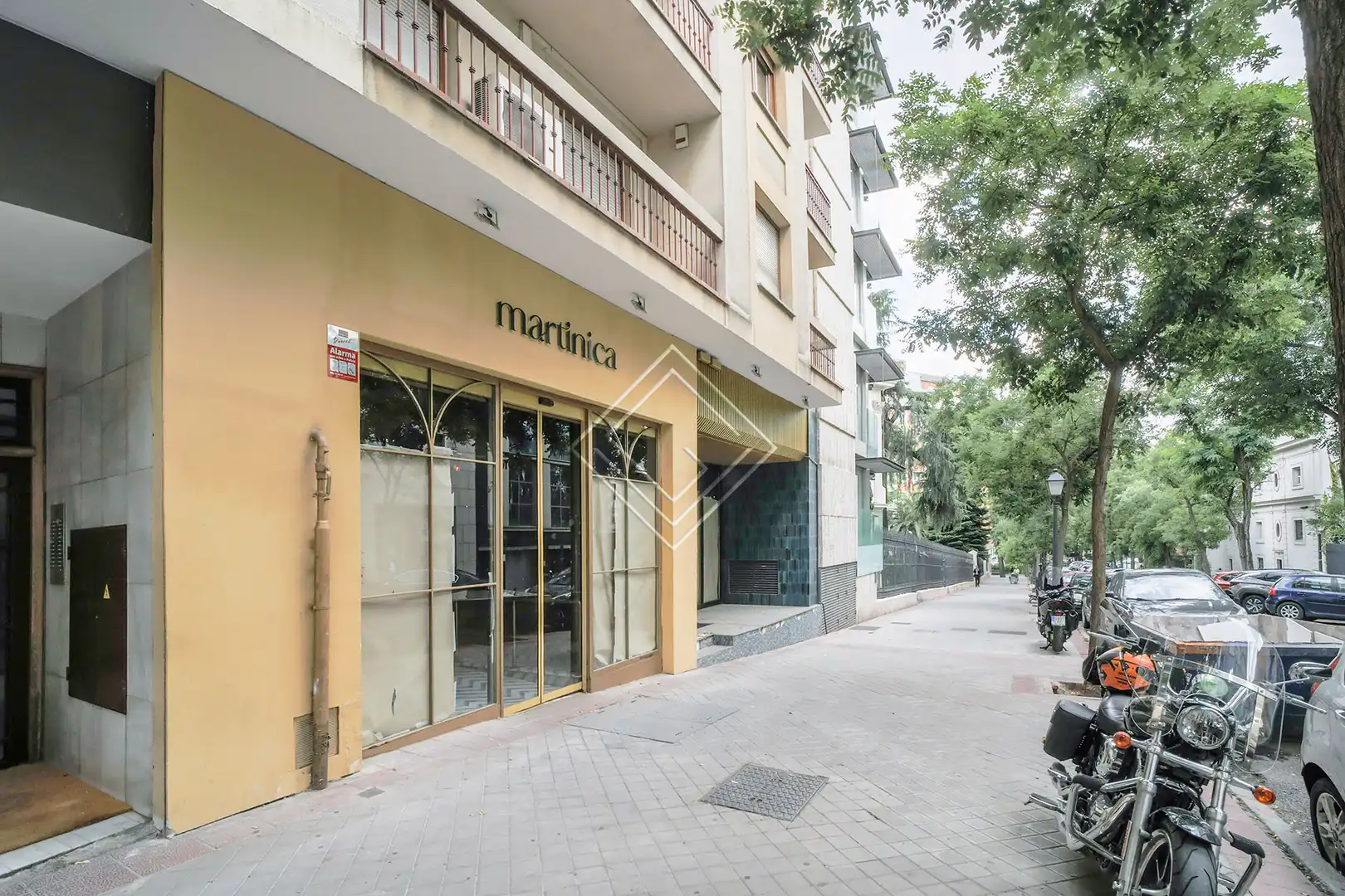 Vista exterior de Local en venta en Madrid con Aire acondicionado, Calefacción y Alarma