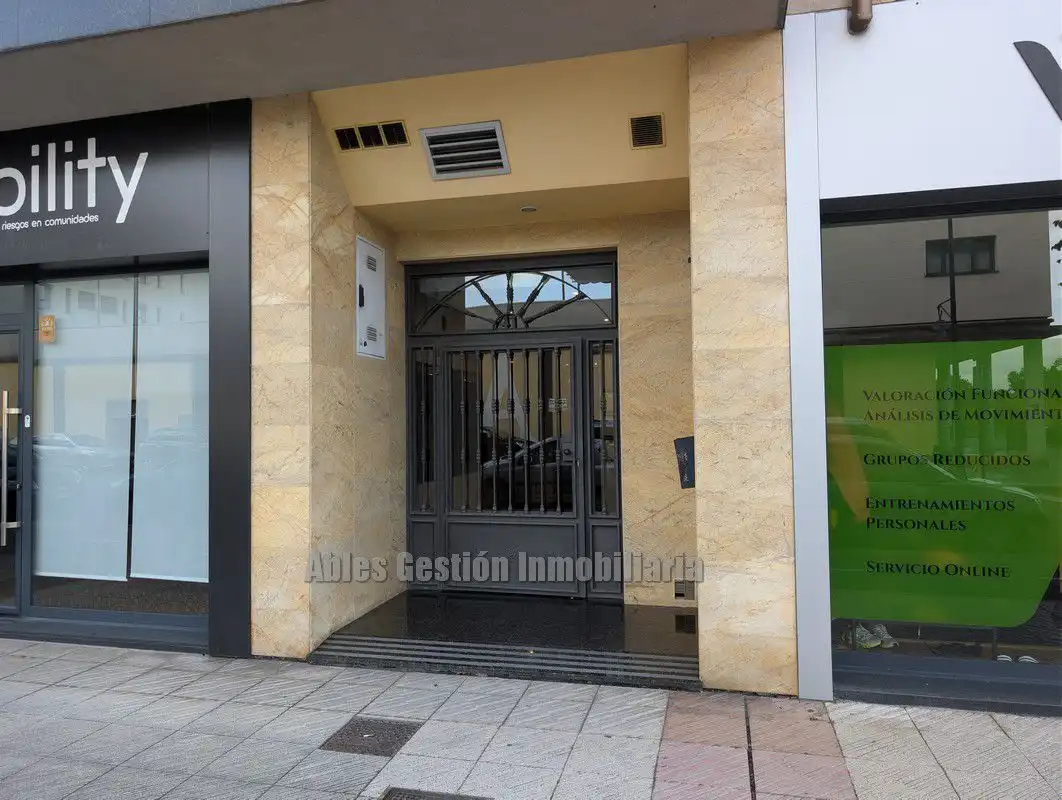 Vista exterior de Piso de alquiler en Siero con Calefacción, Parquet y Trastero
