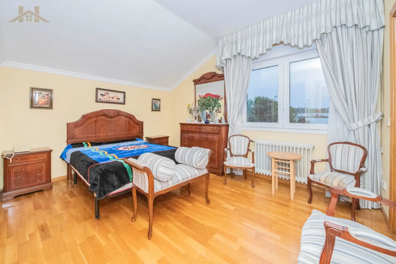 Dormitori de Casa adosada en venda en Villaviciosa de Odón amb Calefacció, Jardí privat i Terrassa