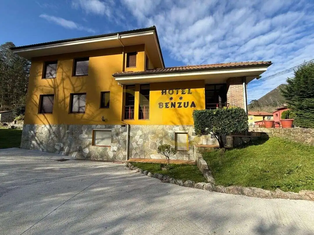 Buildings for sale in Llanes