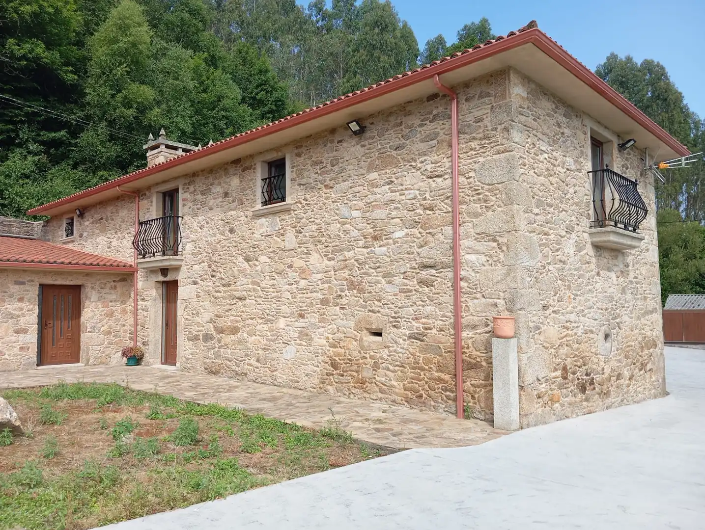 Vista exterior de Casa o chalet en venta en A Laracha   con Amueblado