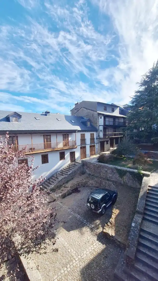 Vista exterior de Pis en venda en Villafranca del Bierzo, León
