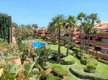 Àtic amb piscina de lloguer a Nueva Andalucía