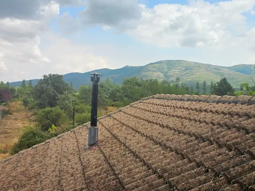 Vista exterior de Casa o xalet en venda en Riaza amb Piscina