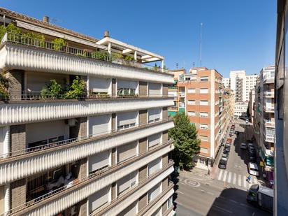 Exterior view of Attic for sale in  Granada Capital  with Heating, Terrace and Swimming Pool