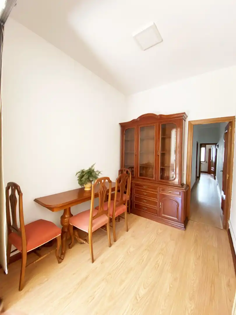Comedor de Piso en venta en Madrid con Calefacción, Amueblado y Horno