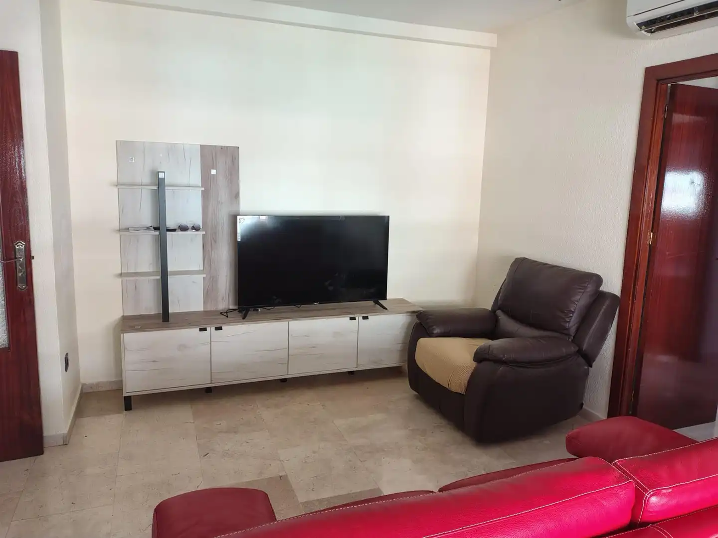 Flat with terrace to rent in Calle SAN JOAQUIN, imagen 2