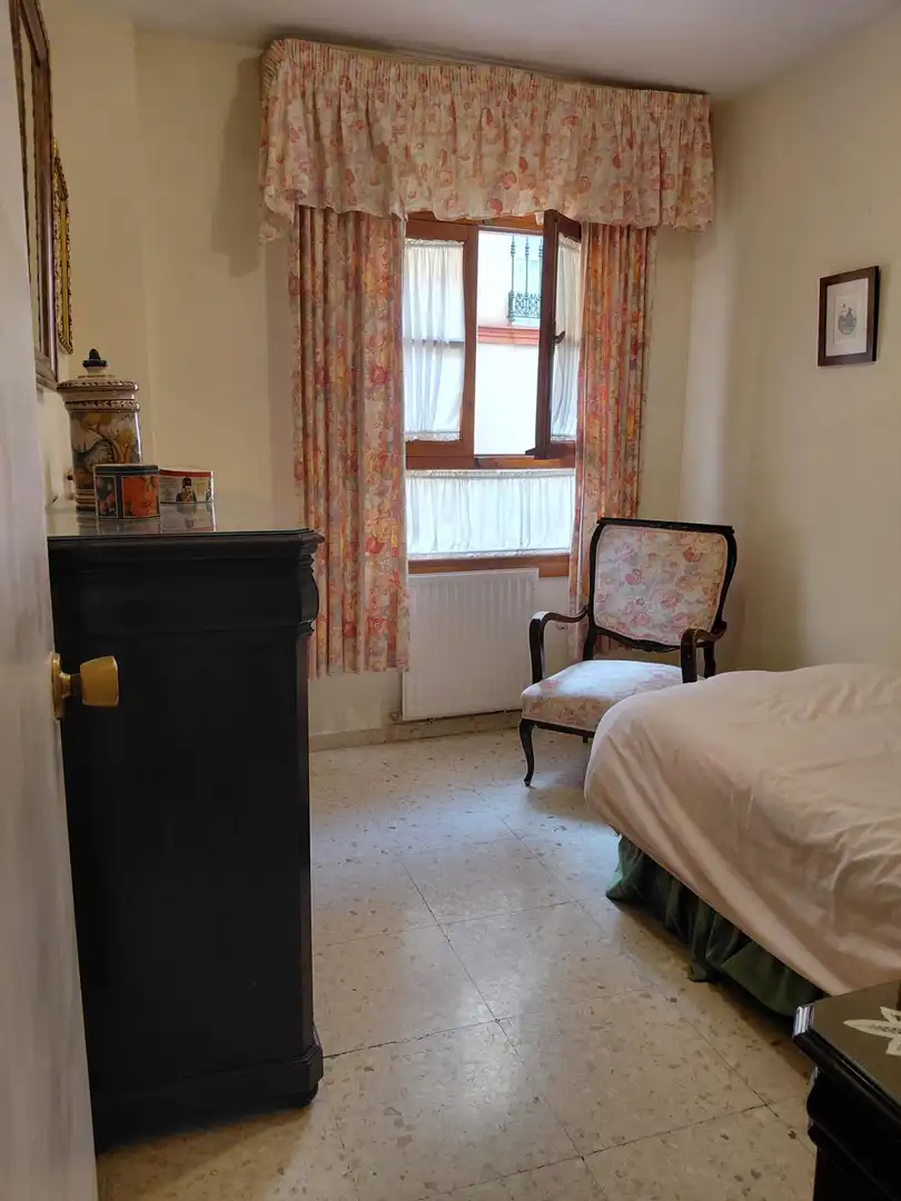 Bedroom of Flat for sale in Sevilla  with Air Conditioner, Heating and Storage room