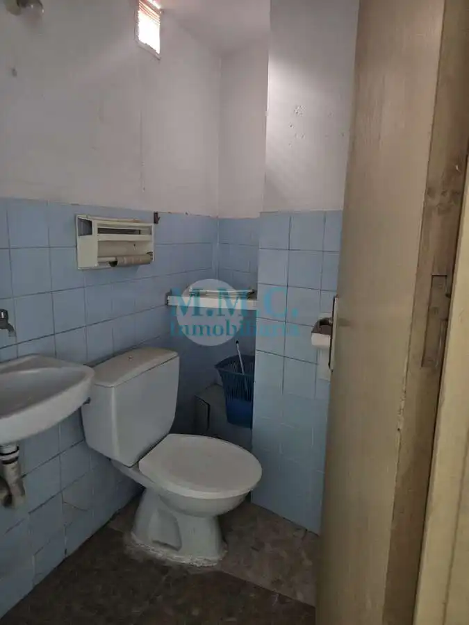 Bany de Local en venda en Almería