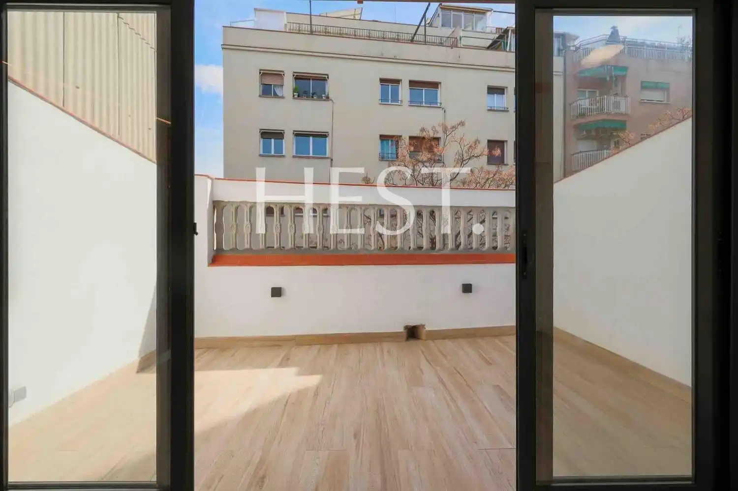 Terrasse von Dachboden zum Verkauf in Barcelona mit Klimaanlage, Parkett und Terrasse