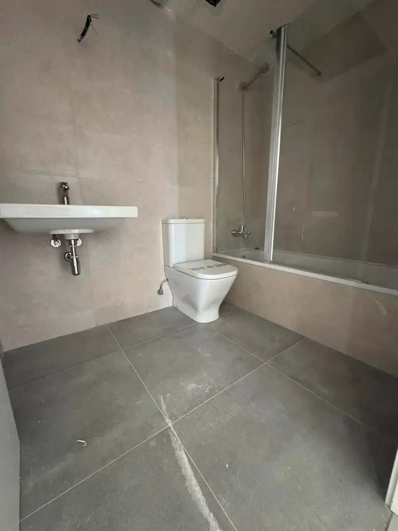 Baño de Piso de alquiler en Valencia con Aire acondicionado, Calefacción y Parquet