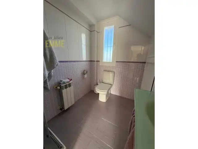 Bany de Casa o xalet en venda en Ronda amb Aire condicionat, Calefacció i Jardí privat
