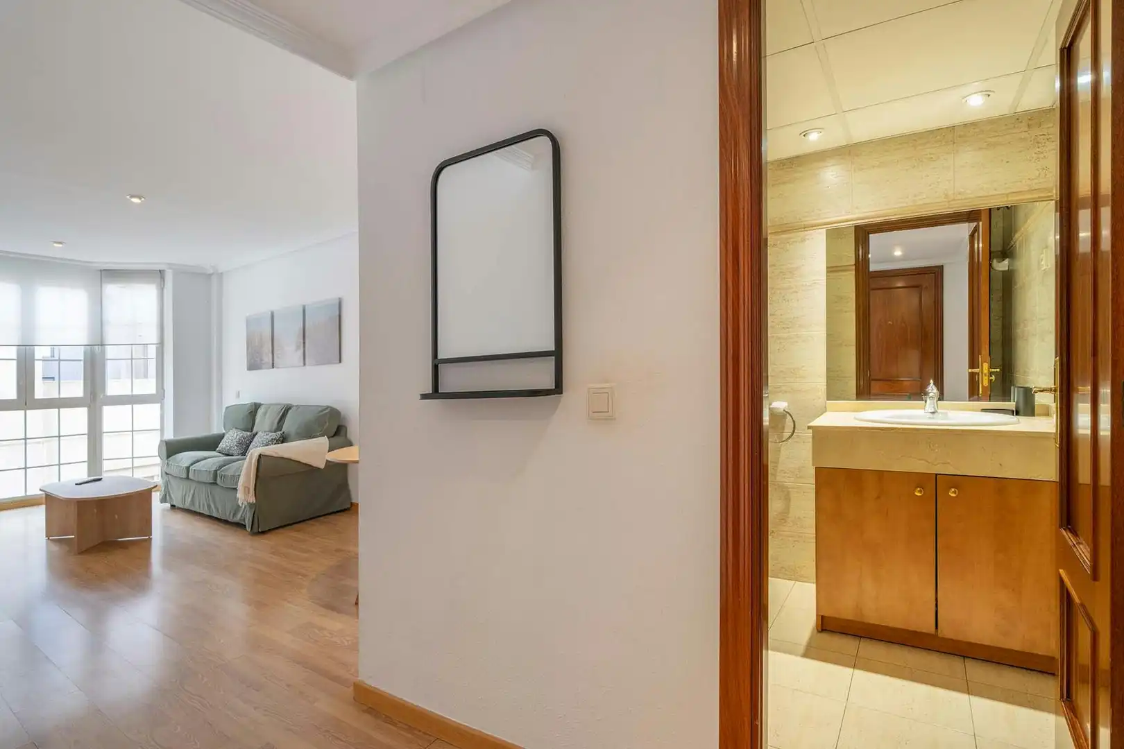 Flat for rent in Madrid  with Air Conditioner and Washing machine