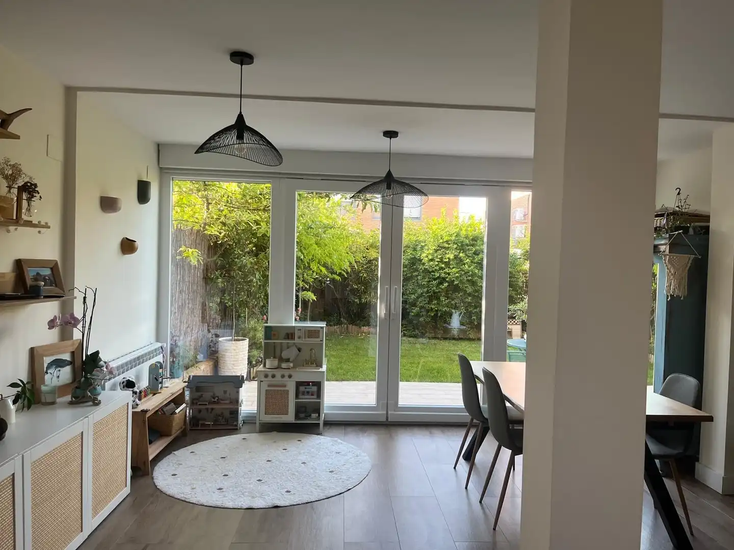 Comedor de Casa adosada de alquiler en Madrid con Calefacción, Jardín privado y Amueblado