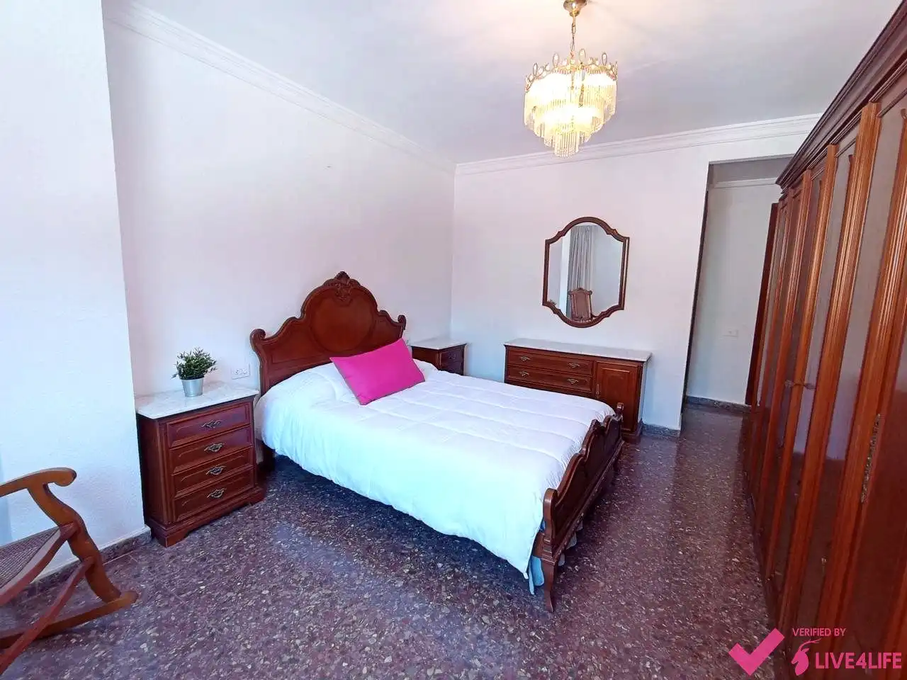 Habitación de Piso de alquiler en Valencia con Aire acondicionado, Terraza y Amueblado