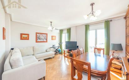 Living room of Flat for sale in Navalcarnero  with Air Conditioner and Balcony