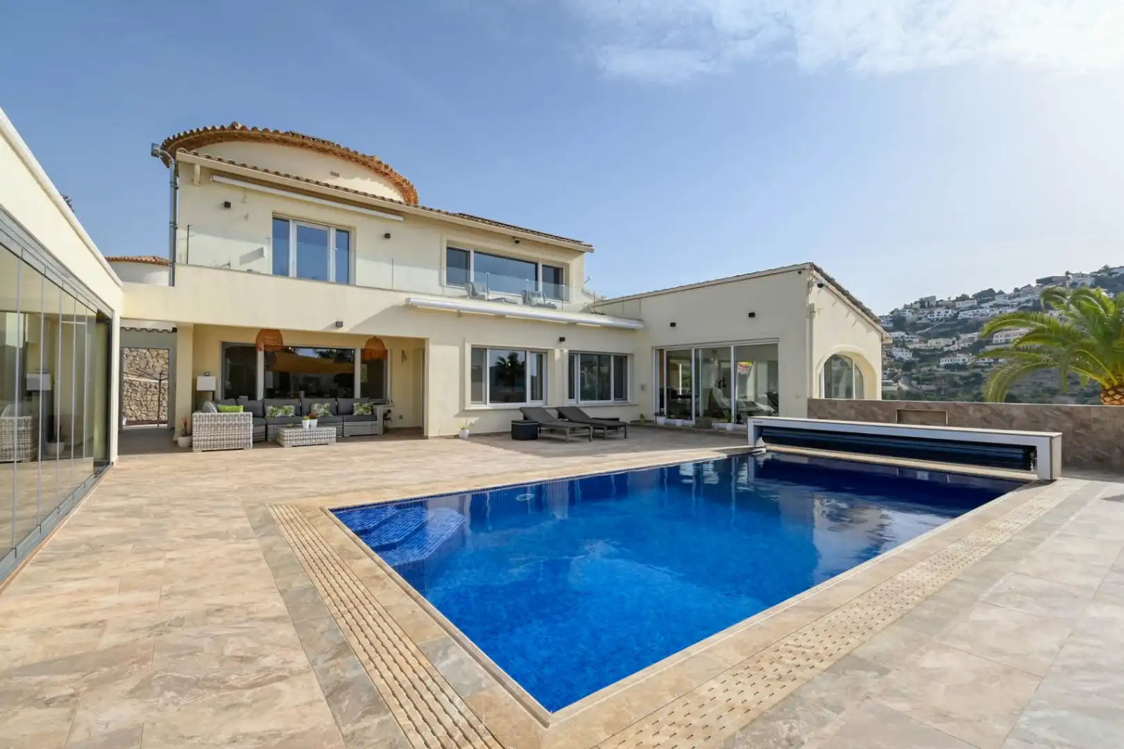 Chalet con piscina en venta en Paichi