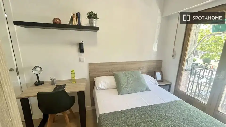 Habitación de Piso de alquiler en Madrid con Aire acondicionado, Calefacción y Amueblado