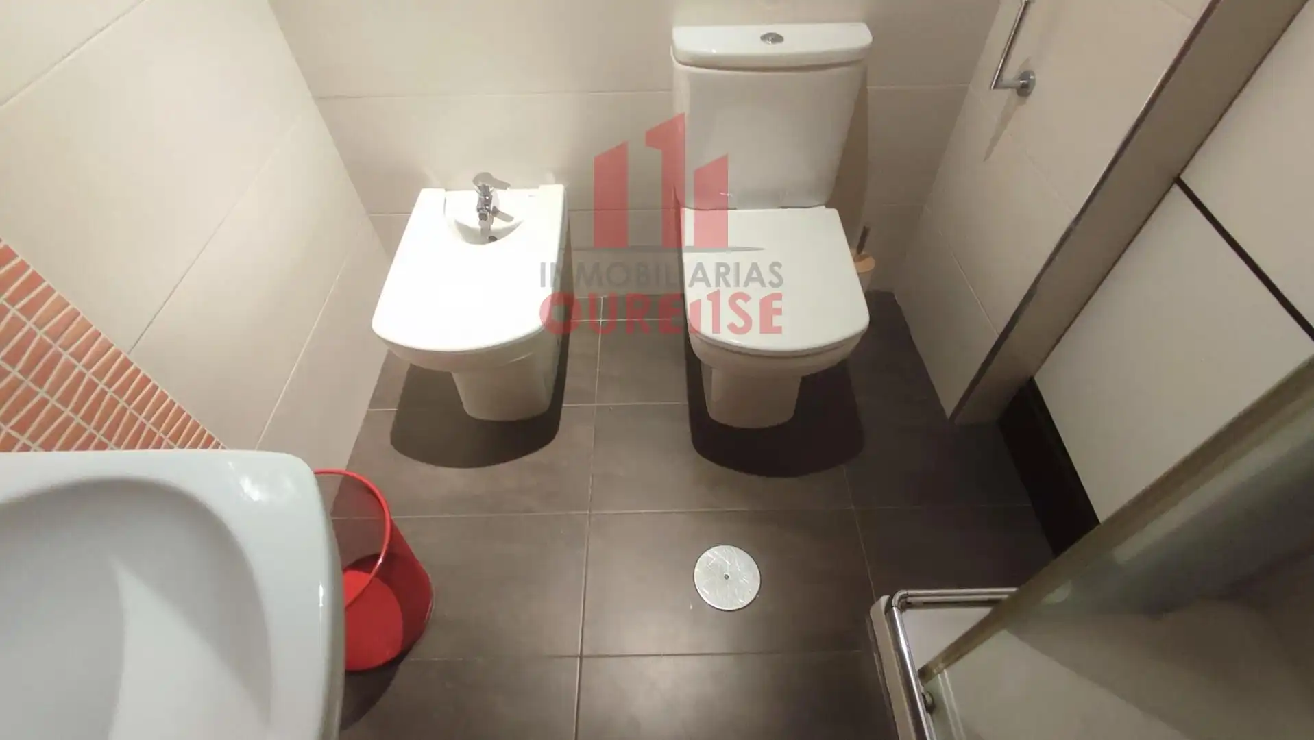 Badezimmer von Wohnung zur Miete in Ourense Capital  mit Heizung und Möbliert