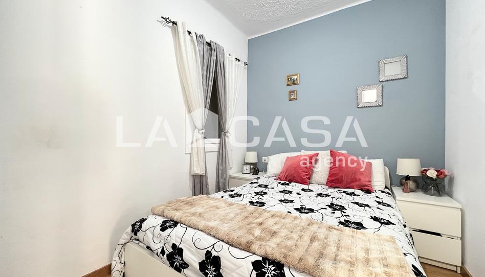 Foto 1 de Planta baixa en venda a Carrer de la Sagrada Família, Llefià, Barcelona