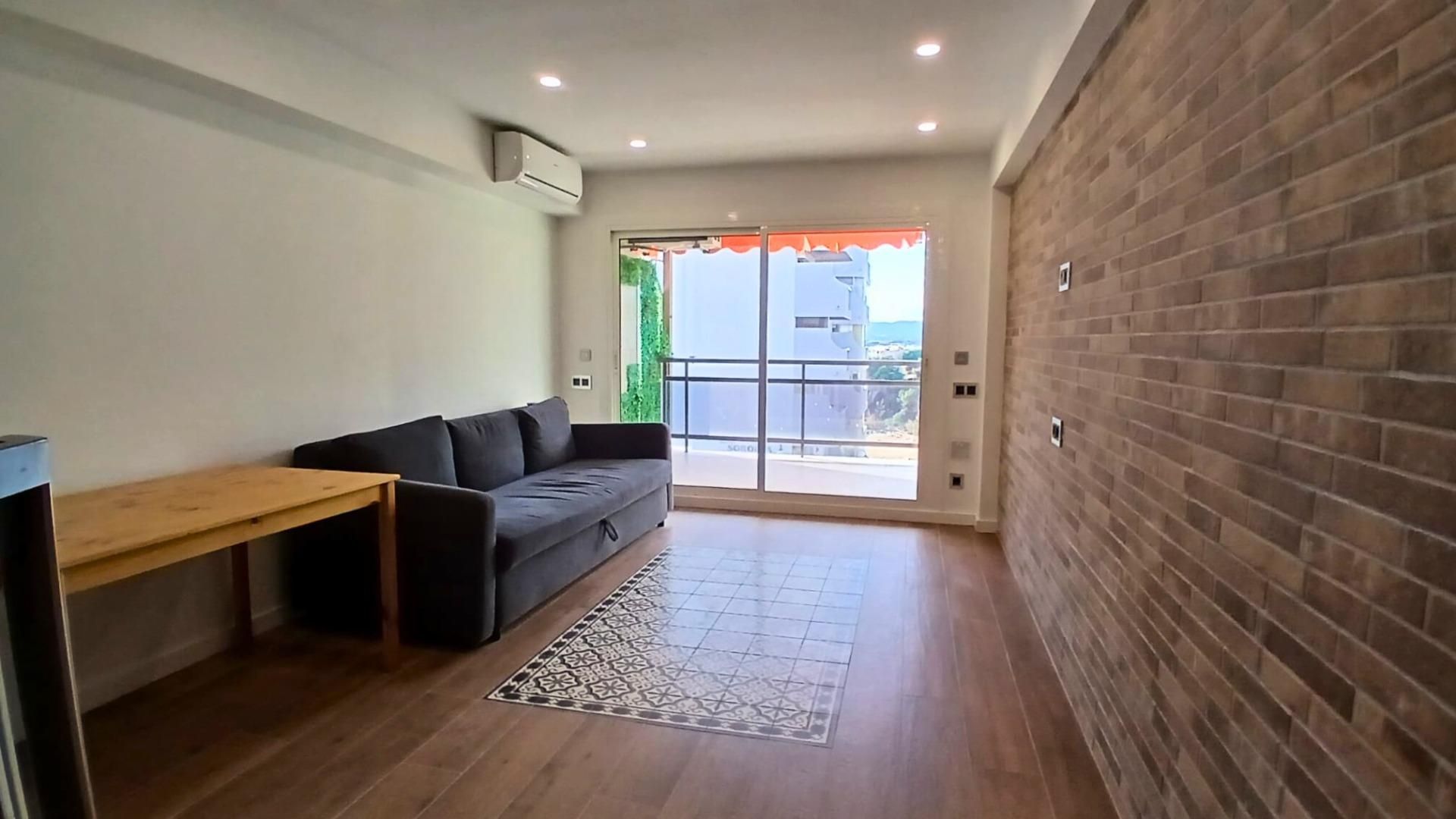 Sala d'estar de Pis en venda en Salou amb Aire condicionat, Parquet i Terrassa