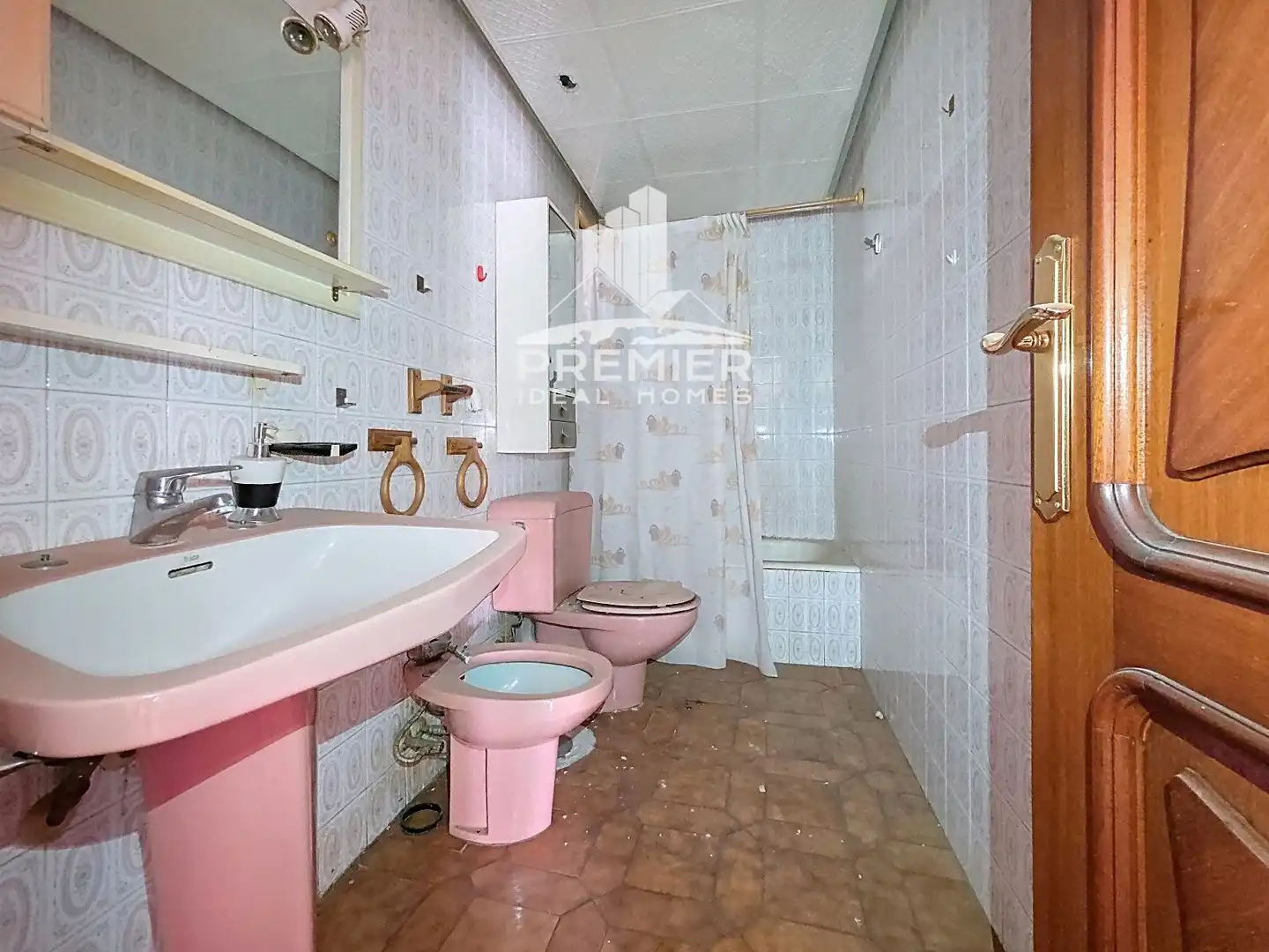 Bathroom of Flat for sale in Elda  with Heating, Terrace and Balcony