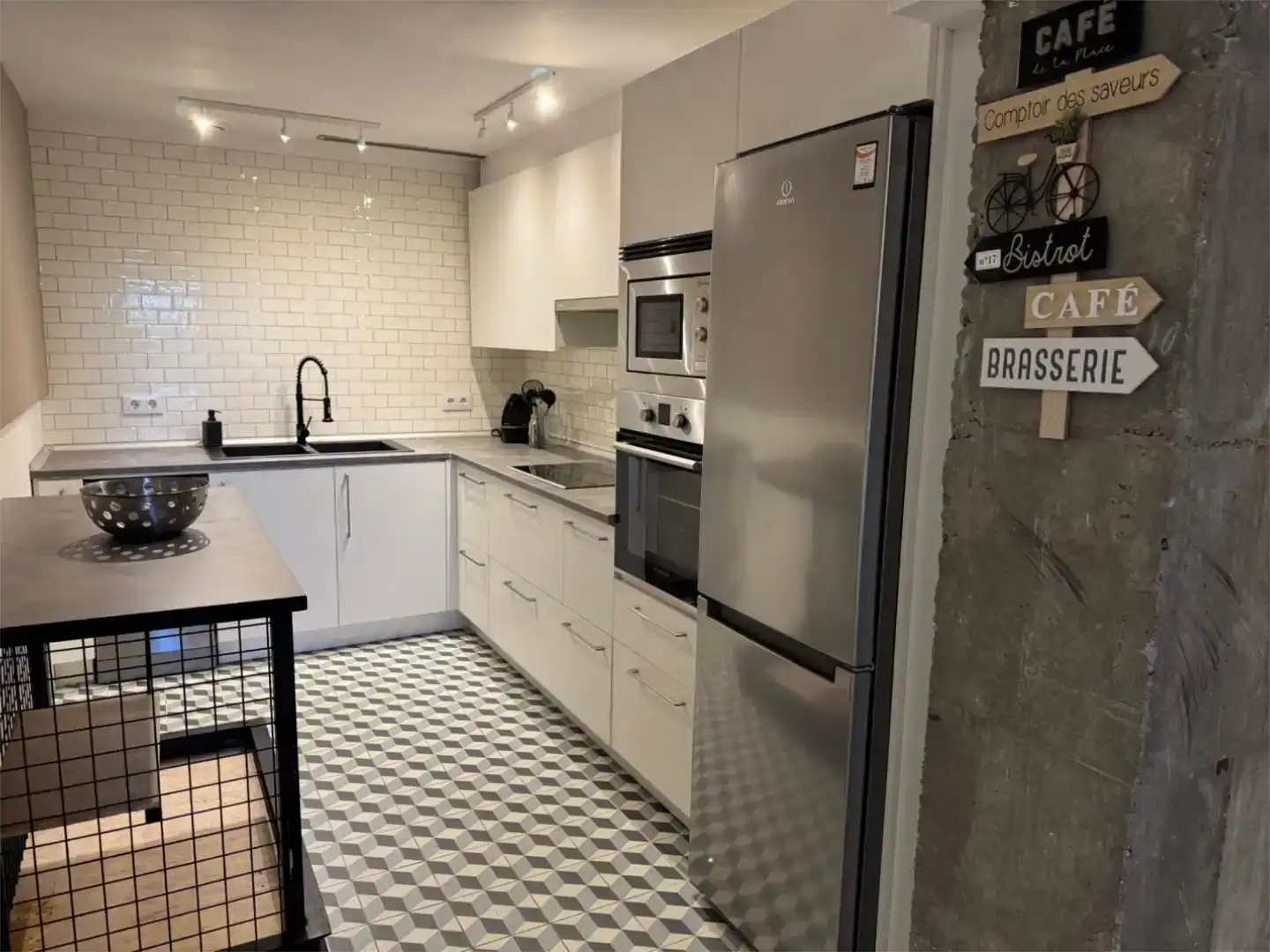 Kitchen of Flat for rent in Vigo   with Parquet flooring, Storage room and Furnished