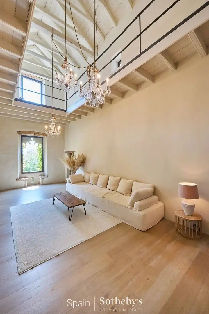 Sala d'estar de Casa o xalet en venda en Alella amb Aire condicionat, Calefacció i Jardí privat
