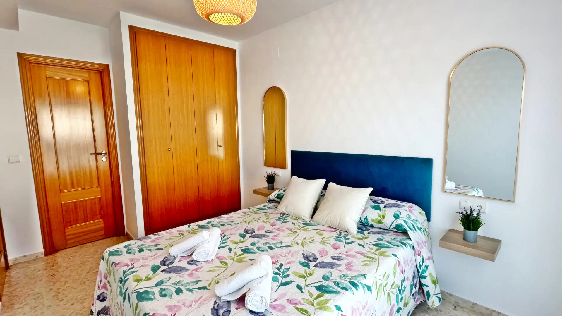 Dormitori de Apartament de lloguer en Gandia amb Aire condicionat, Calefacció i Terrassa