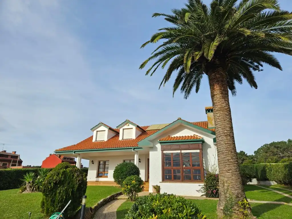Vista exterior de Casa o chalet en venta en Gozón