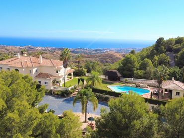 Casa rústica con piscina en venta en Mijas pueblo