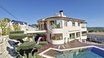 Vista exterior de Casa o xalet en venda en Cunit amb Aire condicionat, Calefacció i Jardí privat