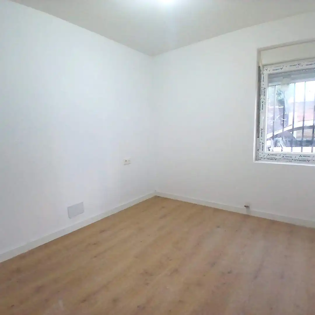 Habitación de Apartamento en venta en San Andrés del Rabanedo con Parquet y Trastero