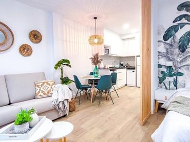 Flat with balcony for sale in Elviria - Cabopino
