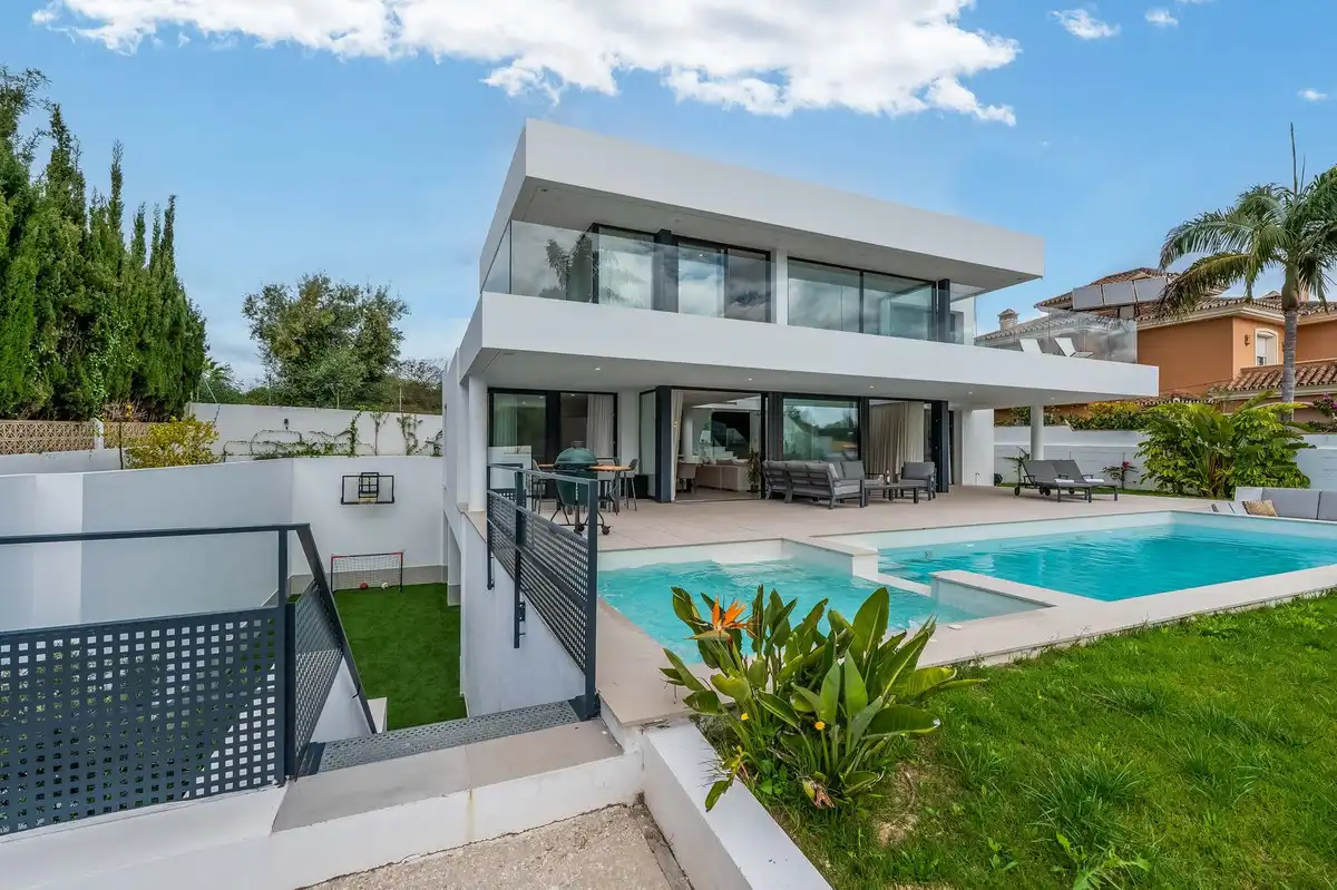 Chalet con jardín en venta en Avenida Pablo Ruiz Picasso 11, imagen 33