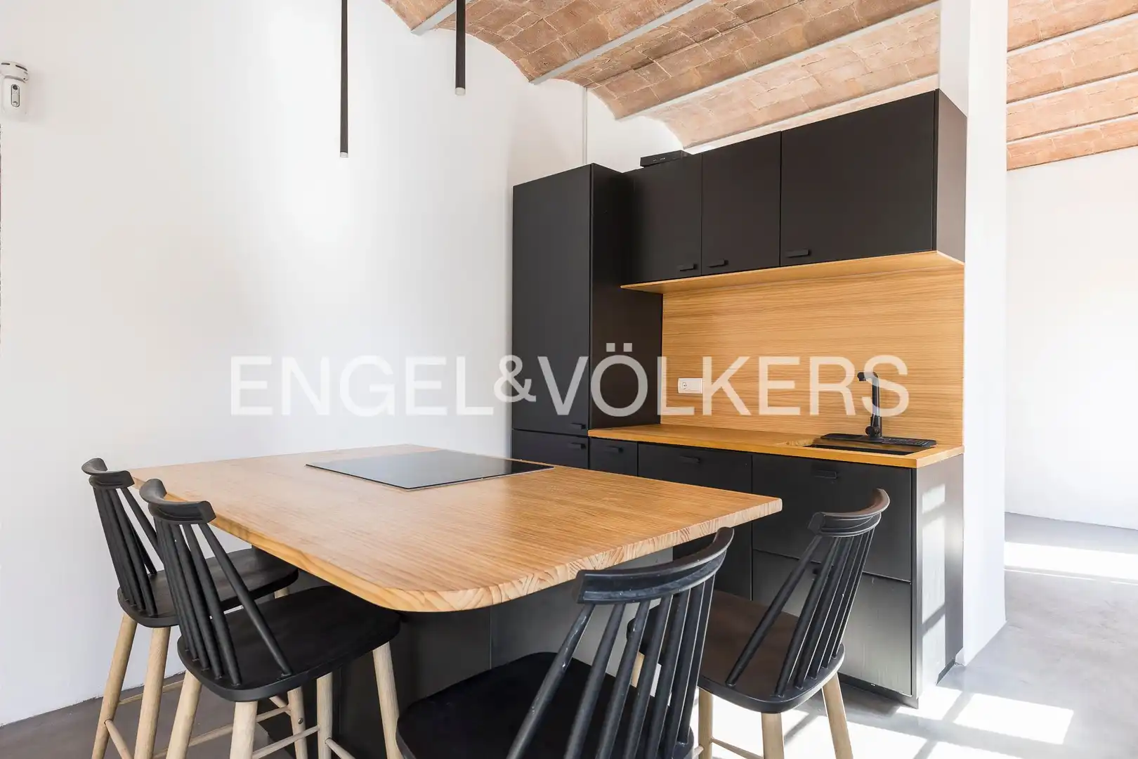 Kitchen of Flat for sale in Barcelona  with Air Conditioner, Heating and Balcony