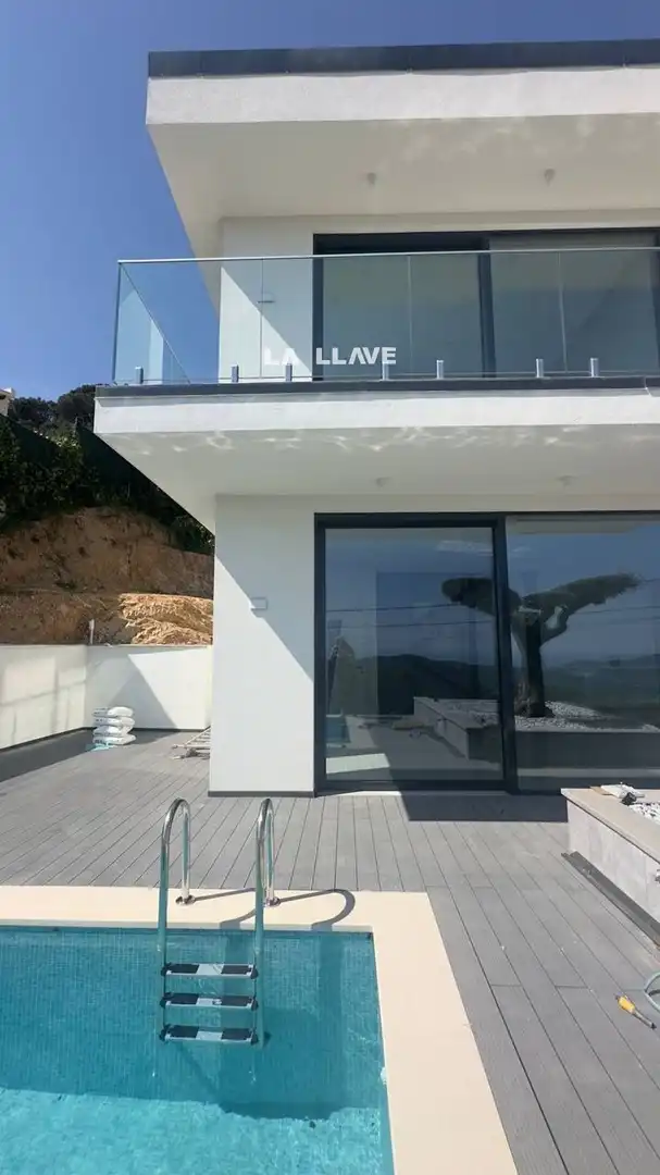 Vista exterior de Casa o xalet en venda en Lloret de Mar amb Aire condicionat, Calefacció i Terrassa