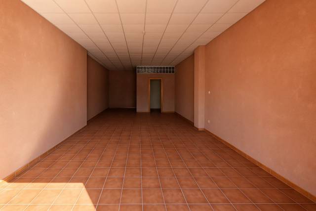 Local comercial en Alquiler en San Cayetano