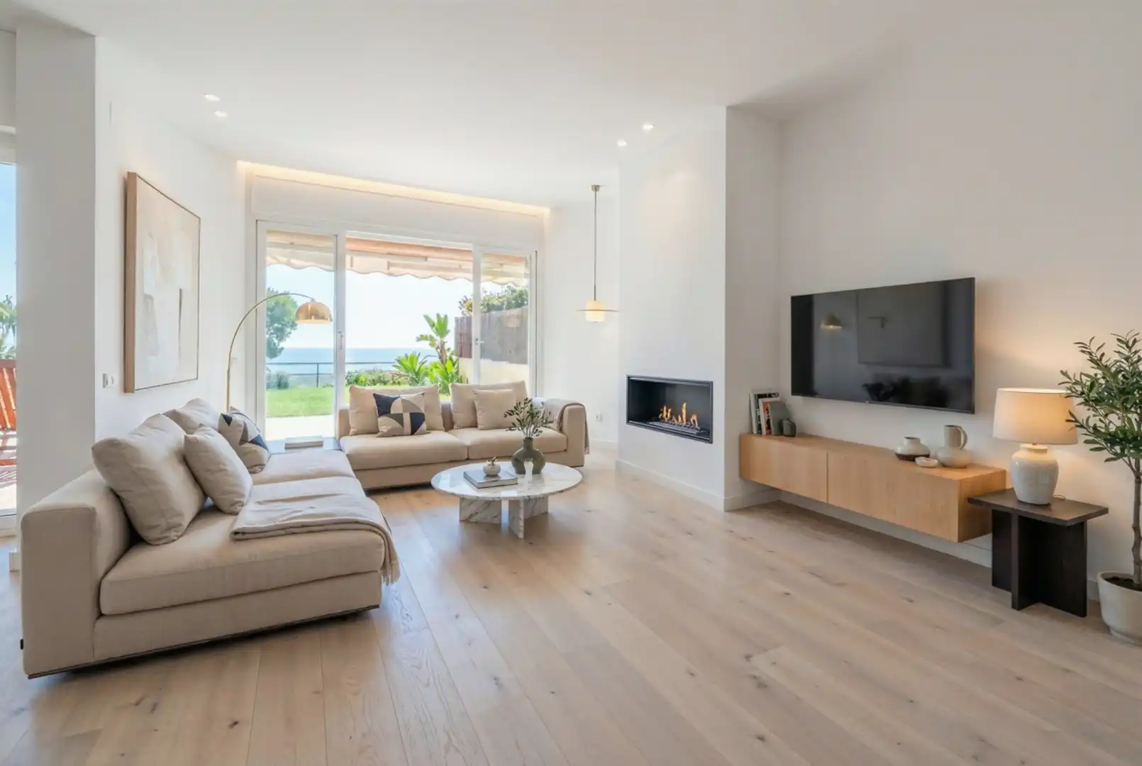 Casa con terraza en venta en Vallpineda - Santa Bárbara, imagen 3
