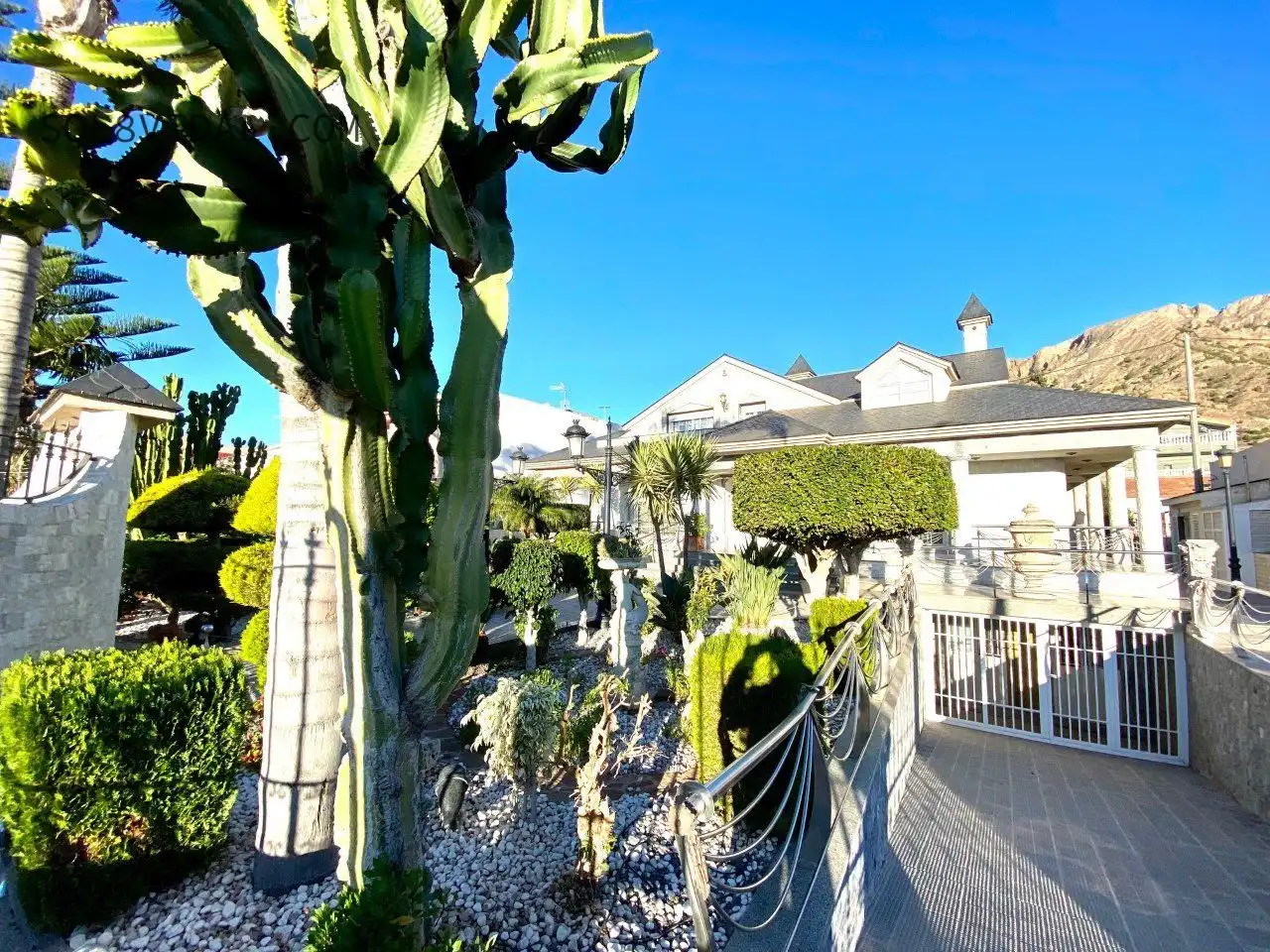Vista exterior de Casa o chalet en venta en Orihuela con Aire acondicionado, Calefacción y Jardín privado