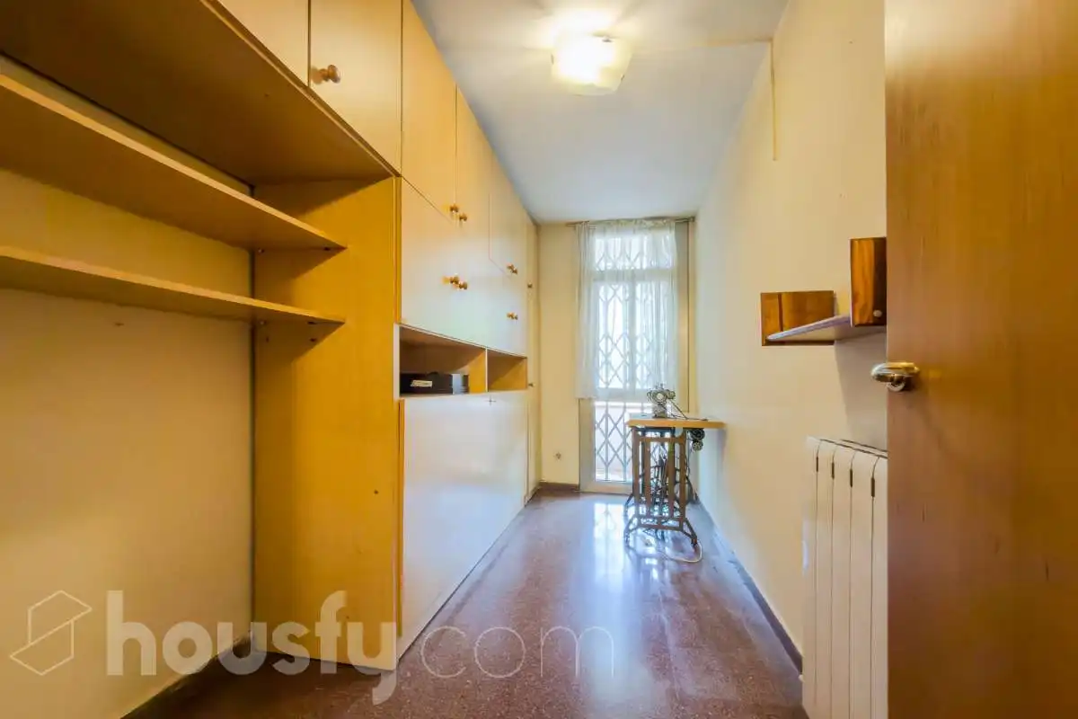 Cuina de Casa o xalet en venda en Barcelona amb Jardí privat, Terrassa i Traster