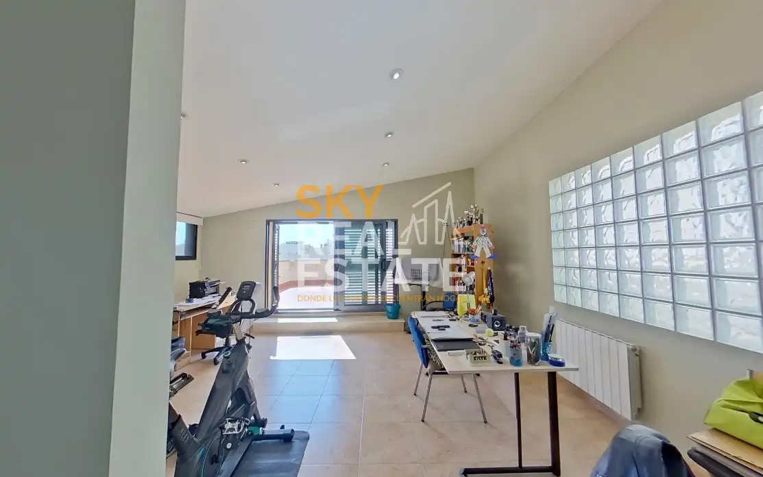 Semi-detached house with terrace for sale in Calle de la Virgen de Gracia 14, imagen 5