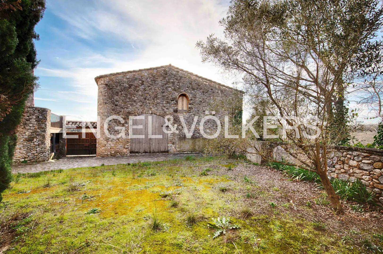 Vista exterior de Casa adosada en venta en Cabanelles con Calefacción, Jardín privado y Terraza