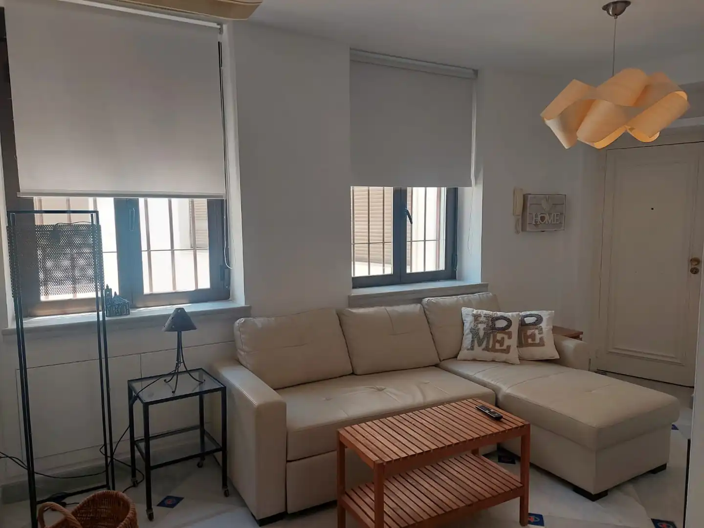 Sala d'estar de Apartament de lloguer en Córdoba amb Aire condicionat, Calefacció i Moblat