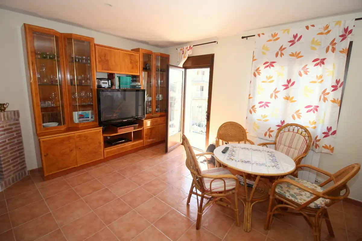Sala d'estar de Casa o xalet en venda en Pedro Bernardo amb Calefacció, Terrassa i Moblat
