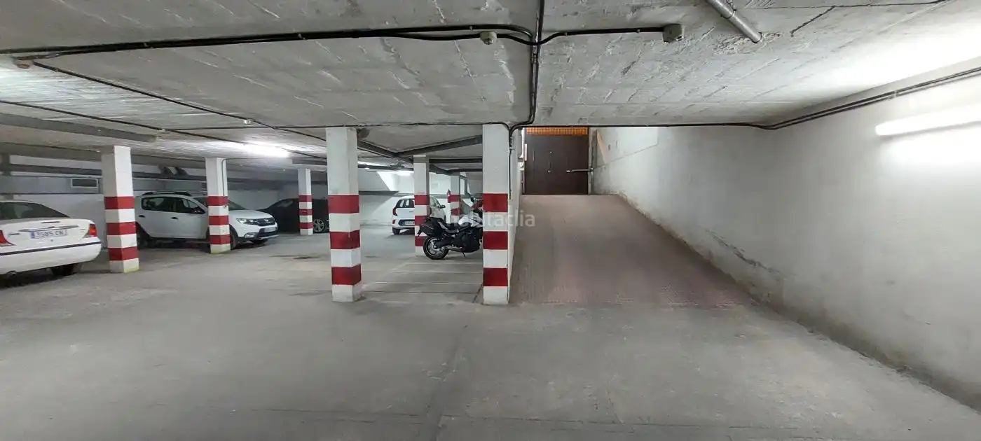 Motorradstellplatz zur Miete in Calle Cervantes 11, imagen 2