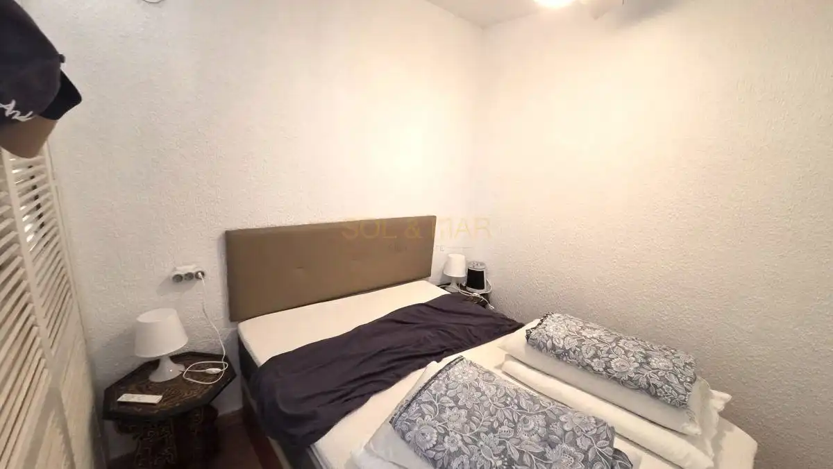 Dormitori de Apartament en venda en Torremolinos amb Aire condicionat, Calefacció i Moblat