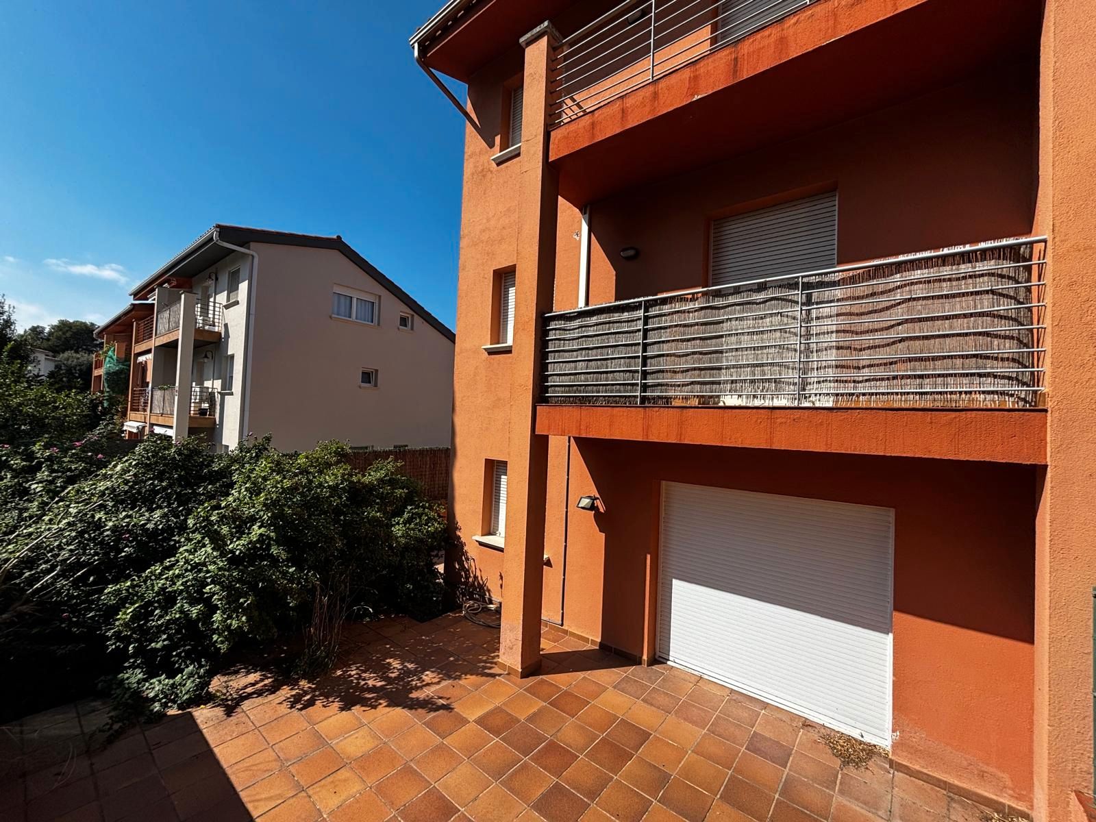 Vista exterior de Casa adosada en venda en Girona Capital amb Aire condicionat, Calefacció i Parquet