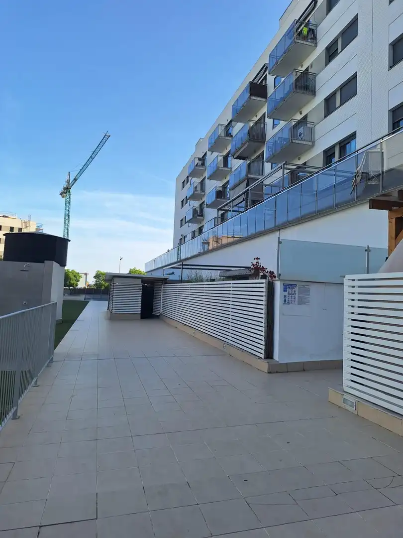 Vista exterior de Pis en venda en Sabadell amb Aire condicionat, Calefacció i Jardí privat