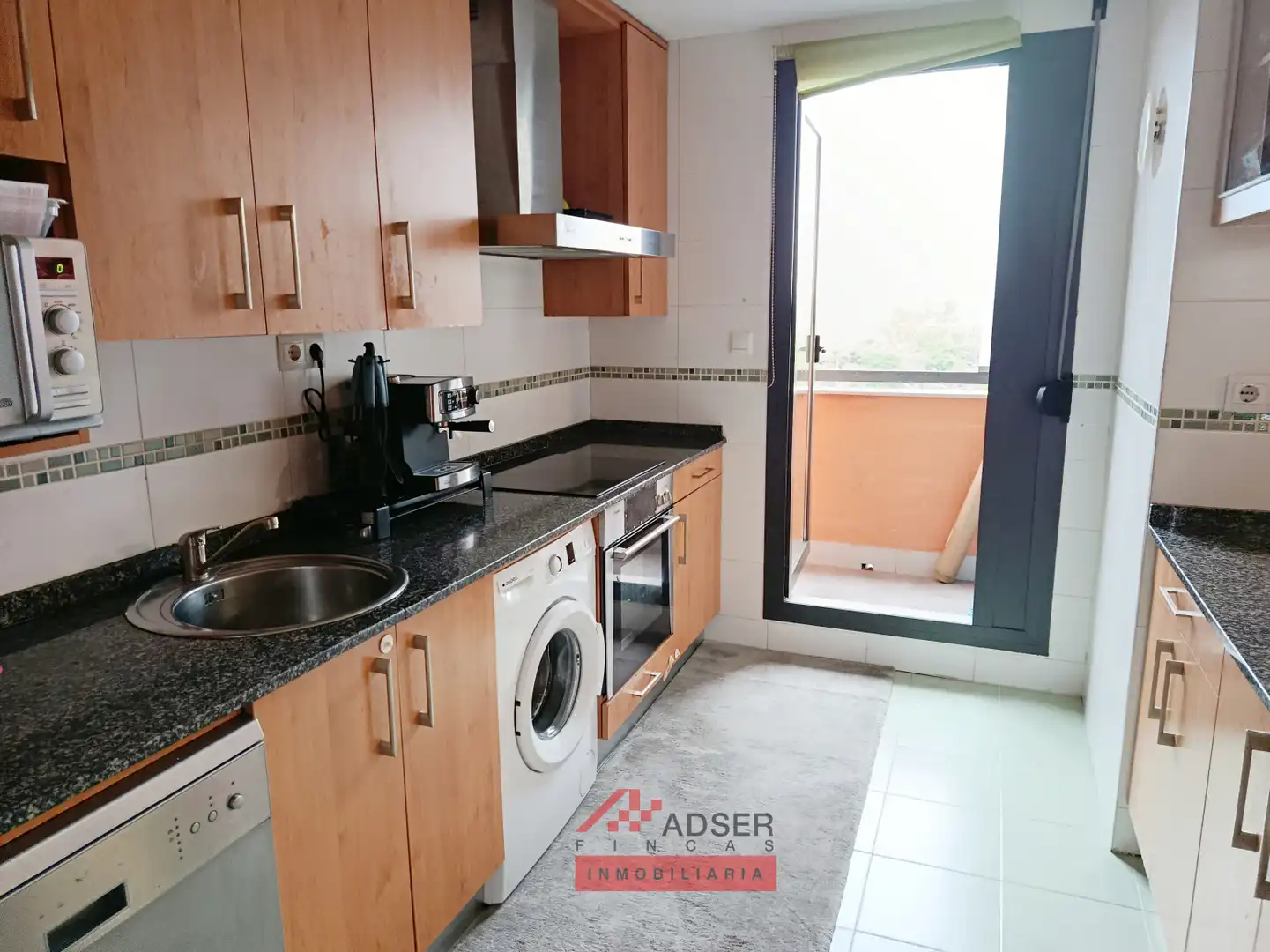 Cocina de Piso en venta en Lardero con Calefacción, Jardín privado y Parquet